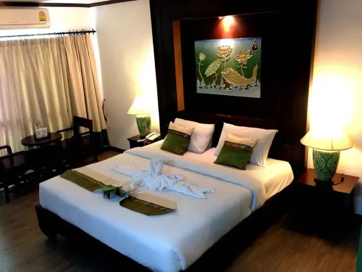 Мае-Сай: Chour Palace Hotel