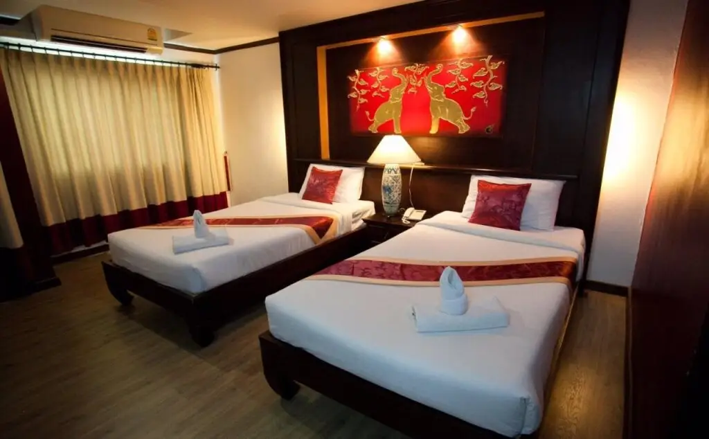 Мае-Сай: Chour Palace Hotel