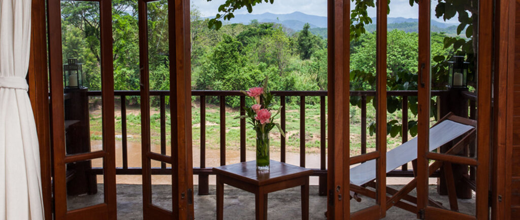 Мае-Сарианг: Riverhouse Hotel - The Teak House