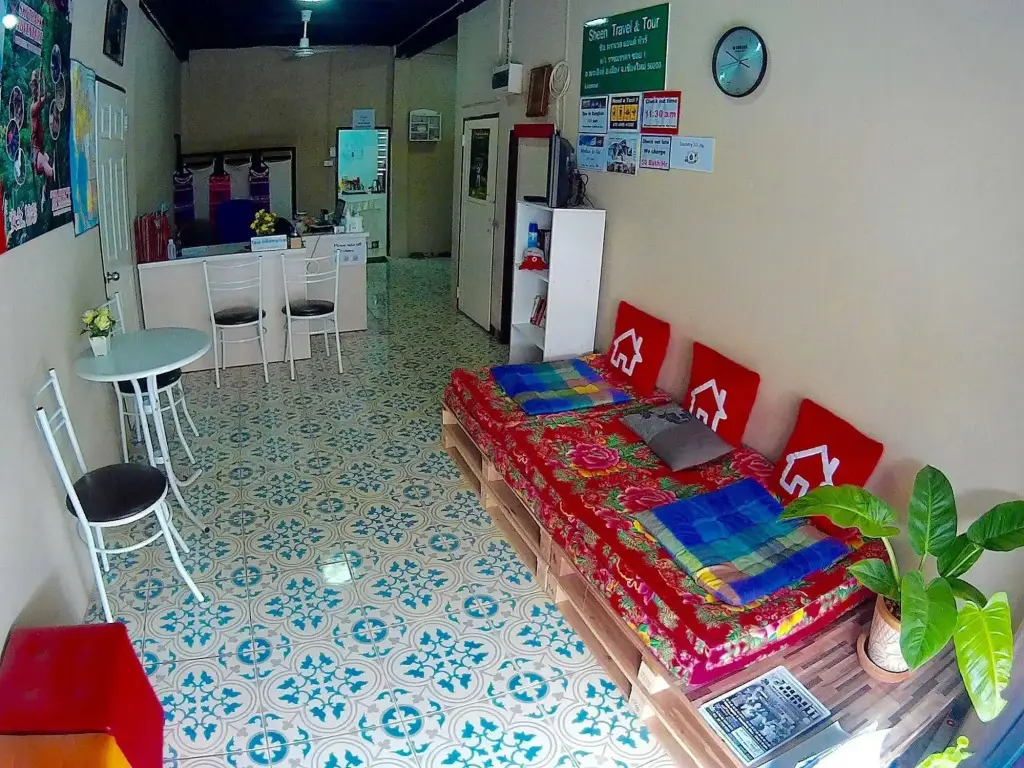 Чиангмай: Twin House at Tapae