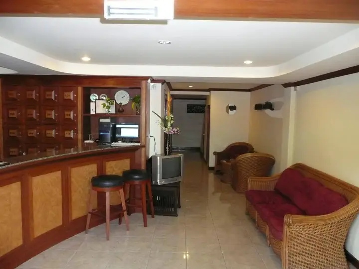 Кату: Adonis Guest House