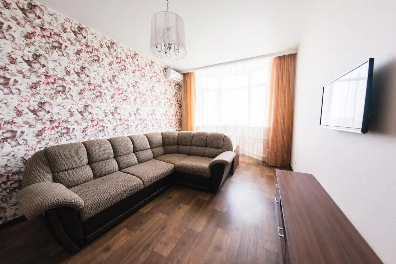 Оренбург: Apartment on Mira 3/1