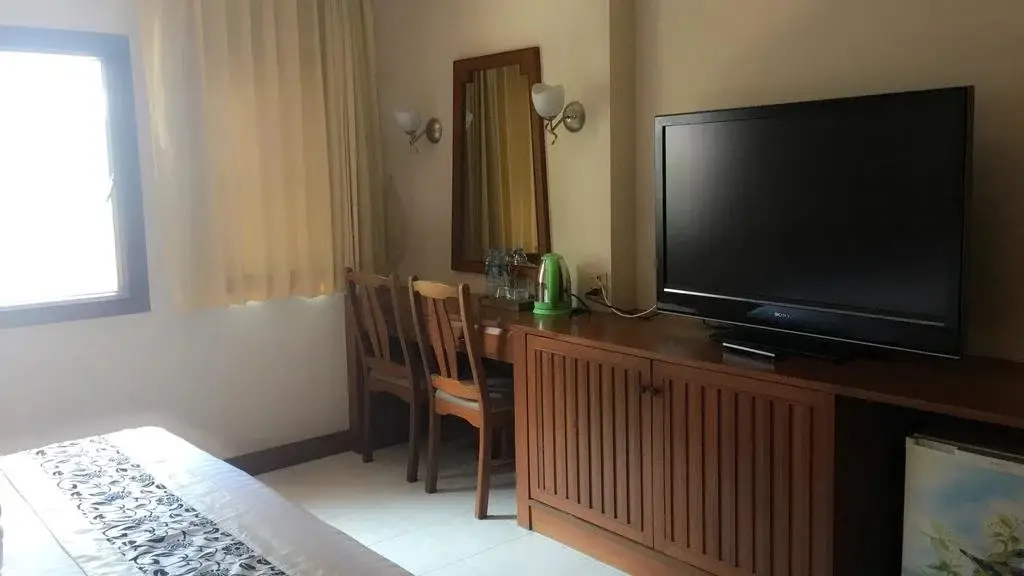 Кату: Same Same Guesthouse