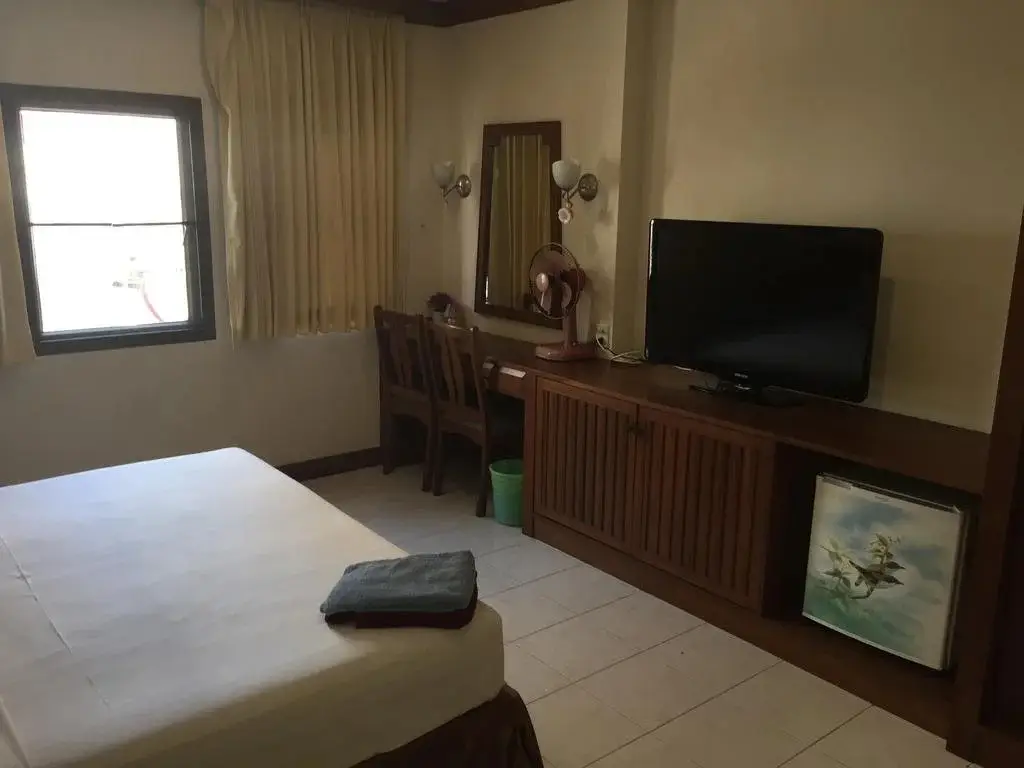 Кату: Same Same Guesthouse