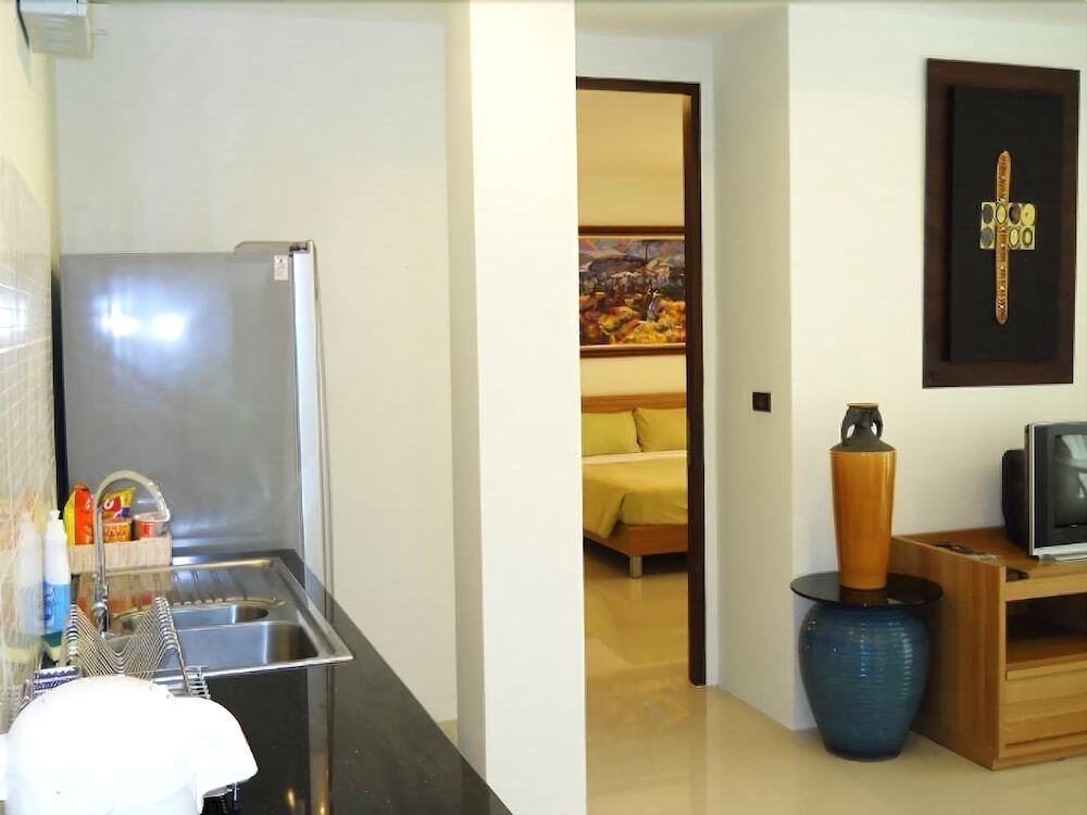 Муанг: Baan Karon View Apartment