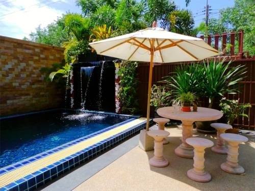 Тхаланг: Sun-Soaked Spacious Villa - Pool, Hot Tub