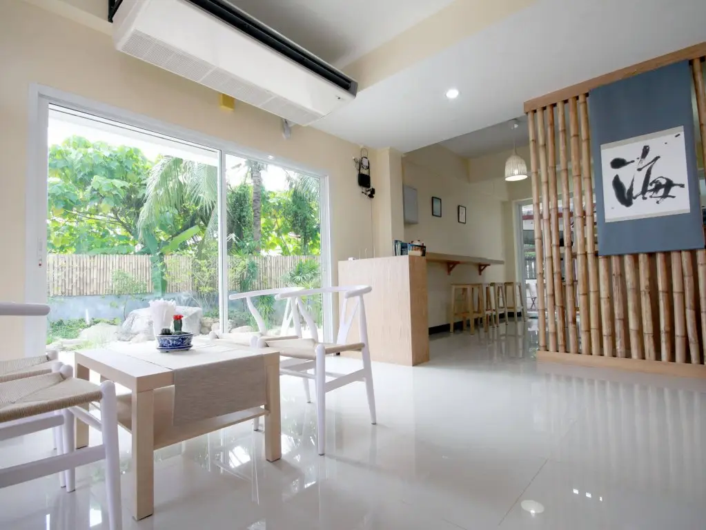 Муанг: Aoi Phuket