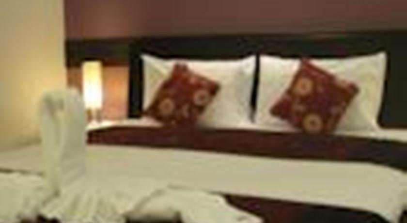 Муанг: Kata Beach Center Hotel