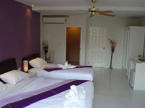 Муанг: Kata Beach Center Hotel