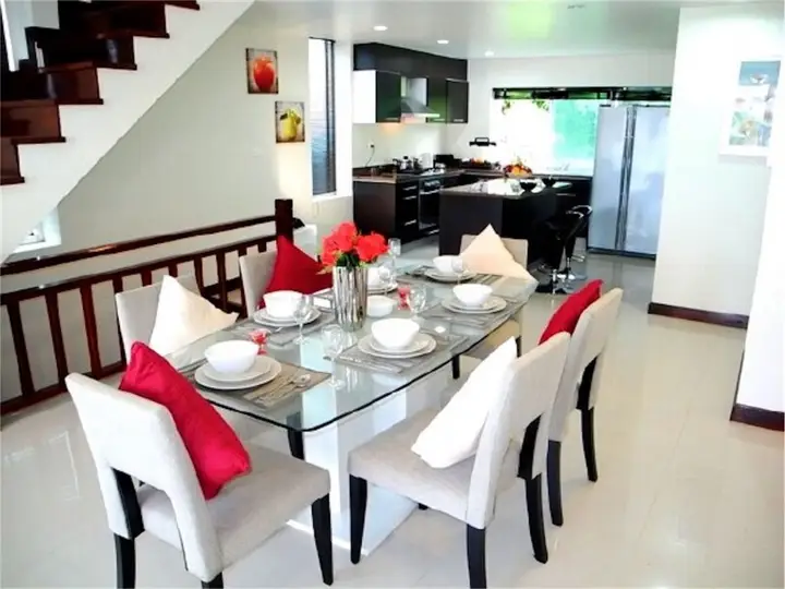 Муанг: Sunrise 3 bedrooms Spacious Apartment