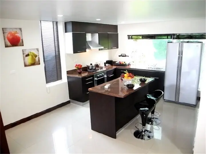 Муанг: Sunrise 3 bedrooms Spacious Apartment
