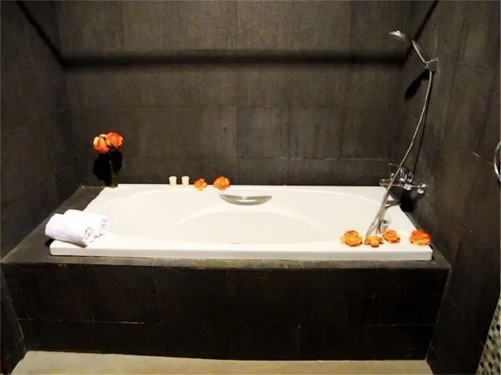 Муанг: Sunrise 3 bedrooms Spacious Apartment