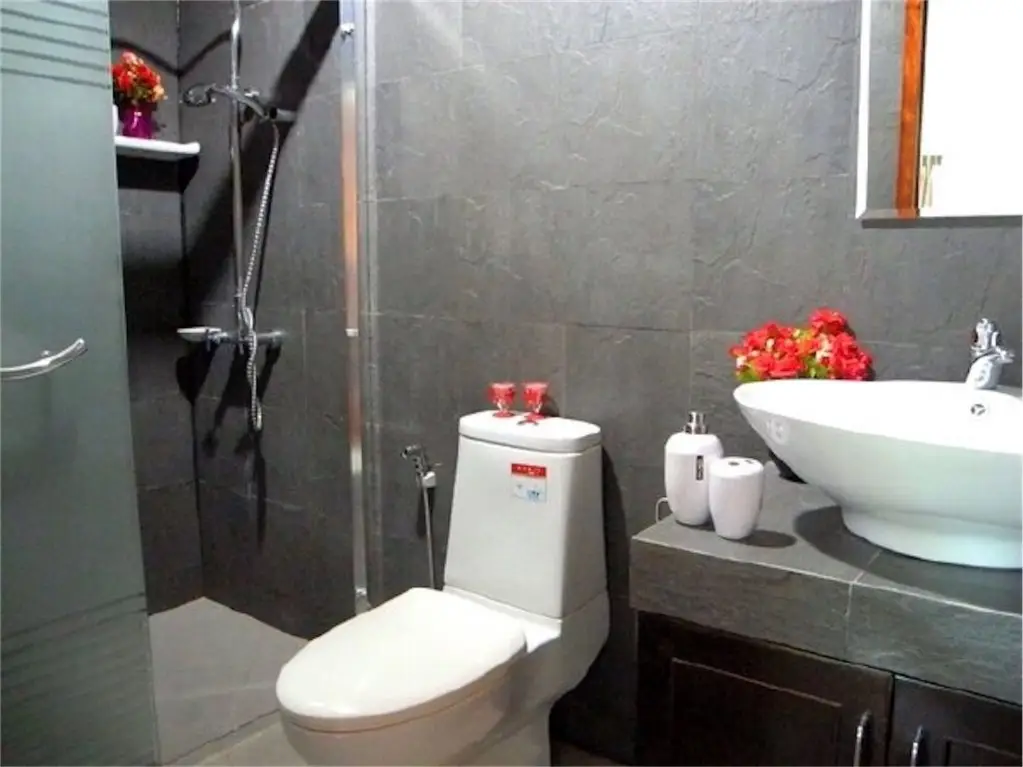 Муанг: Sunrise 3 bedrooms Spacious Apartment