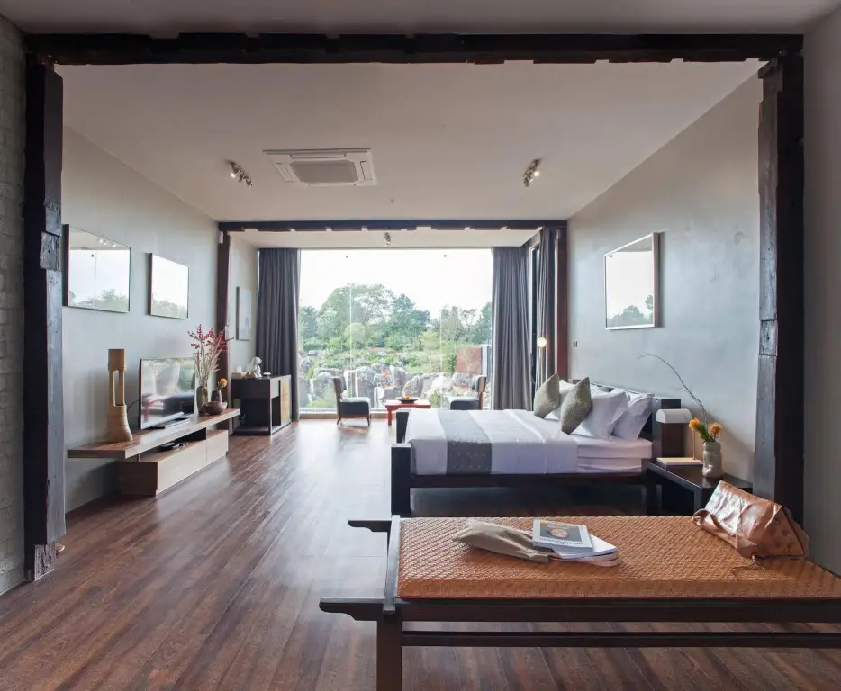 carousel image 4