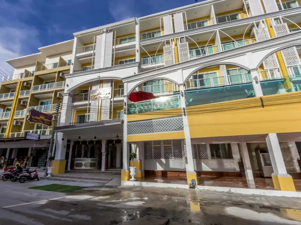 Кату: Triple Three Patong