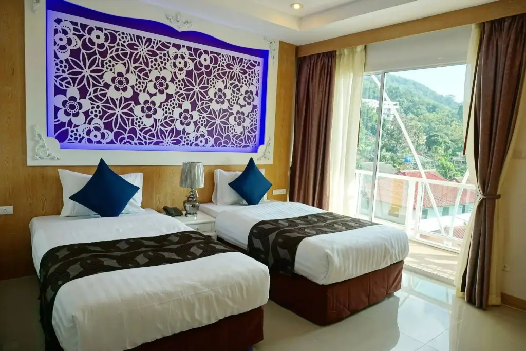 Кату: Triple Three Patong