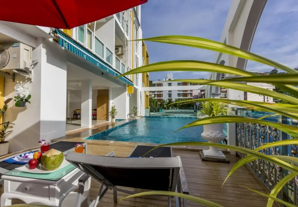 Кату: Triple Three Patong