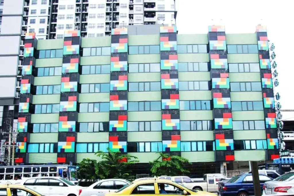 Grand Tower Inn Sathorn Bangkok — фото 1