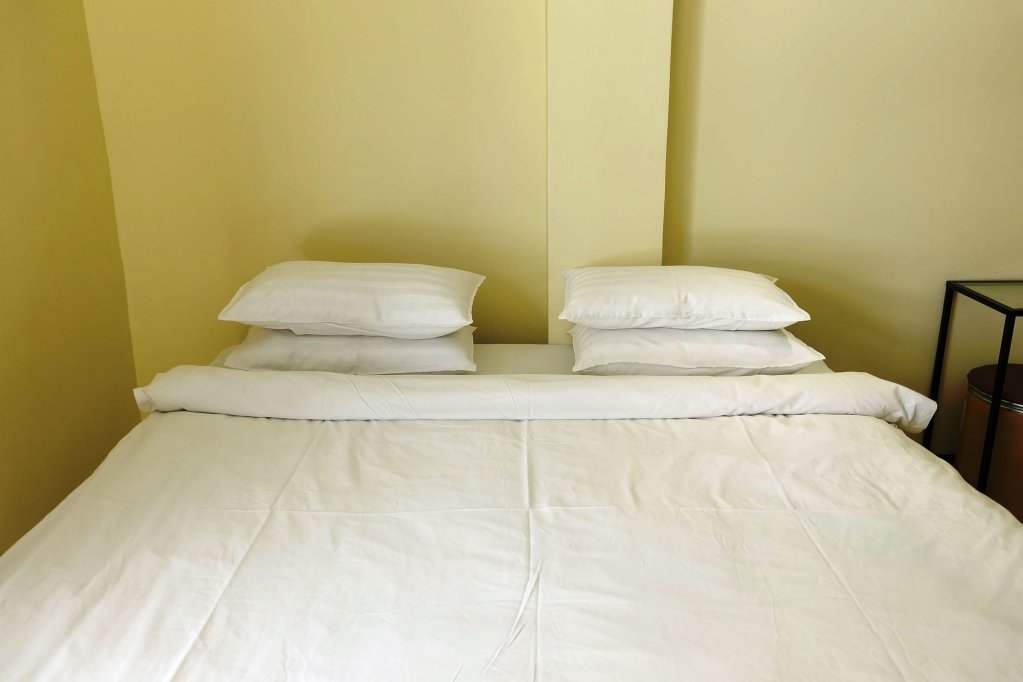 Бангкок: Au Bon Hostel