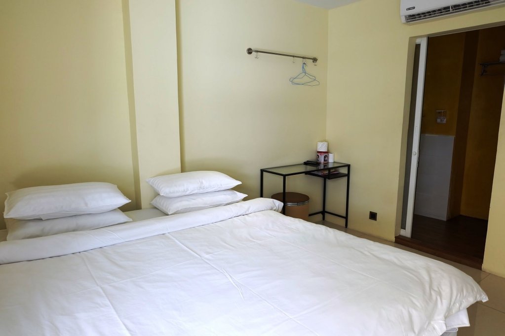 Бангкок: Au Bon Hostel