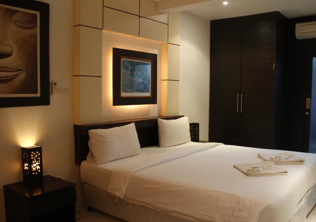 Кату: New International Guest House
