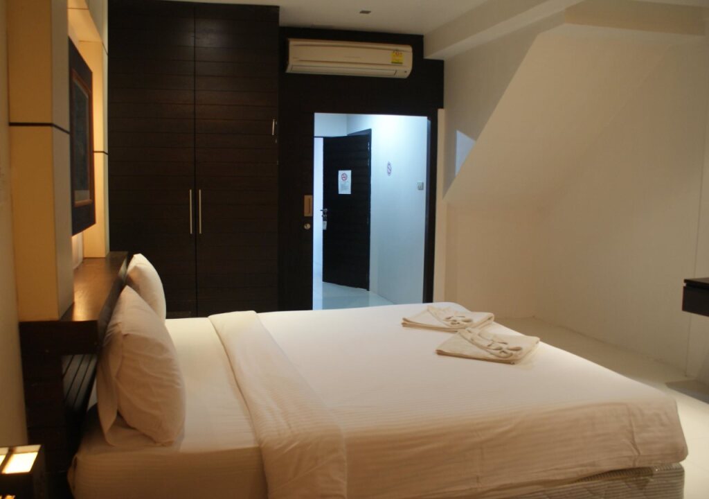 Кату: New International Guest House
