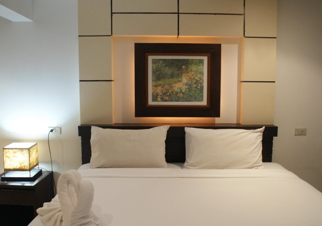 Кату: New International Guest House