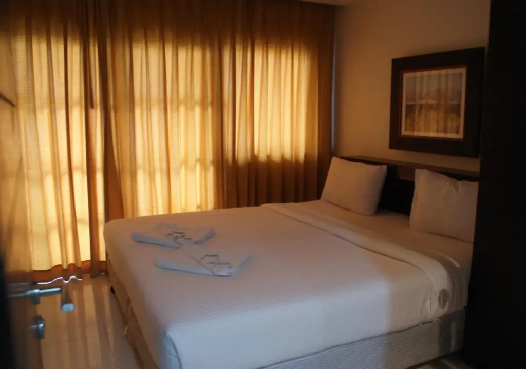 Кату: New International Guest House