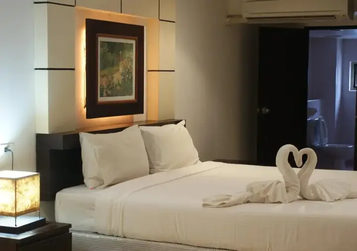 Кату: New International Guest House