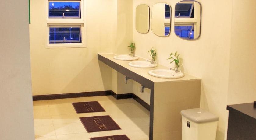 Муанг: Ananas Phuket Central Hostel