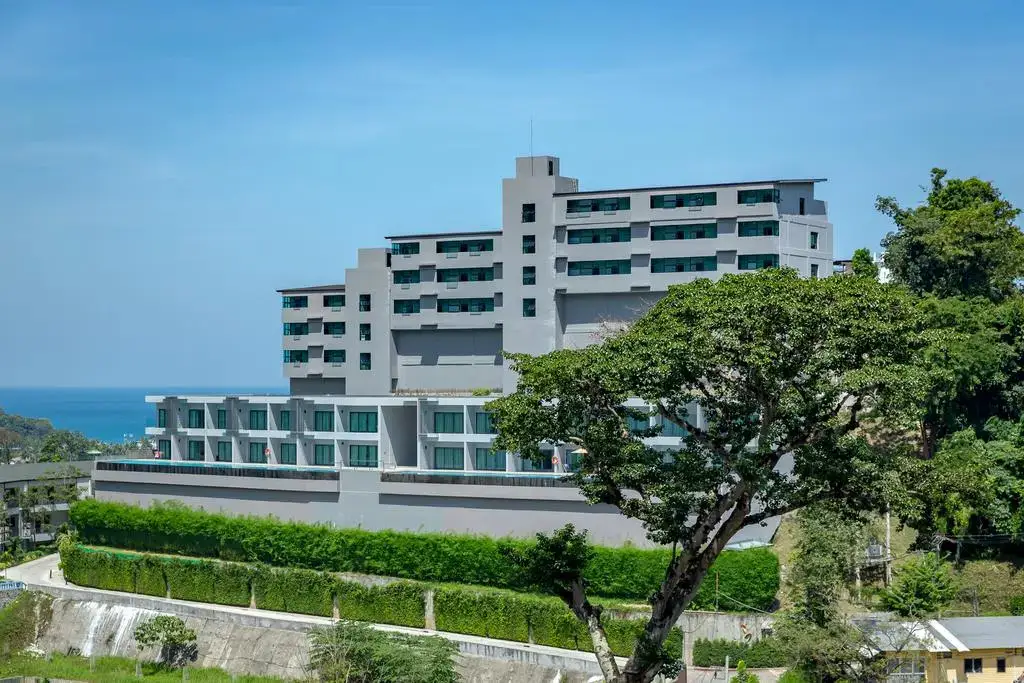 Patong Bay Hill Resort — фото 1