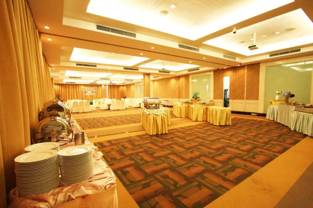 Сирача: Pattana Sports Resort