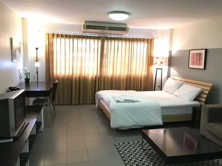 Бангкок: Sathorn Terrace Apartment