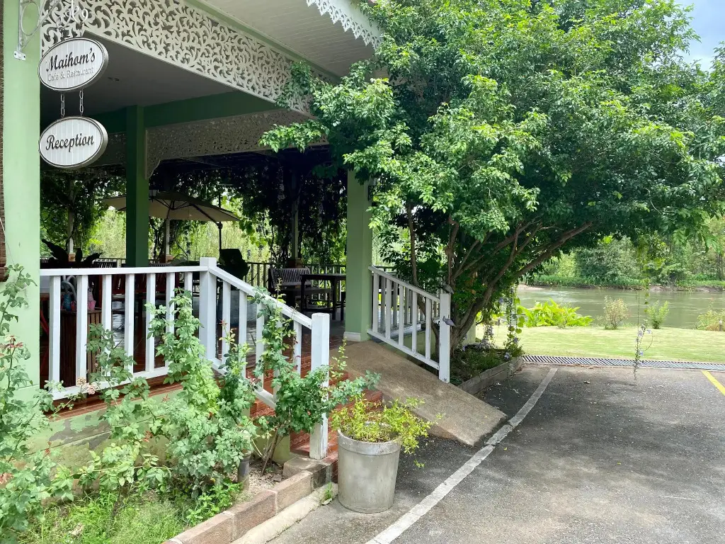 Канчанабури: Ruenmaihom Riverside Cottage