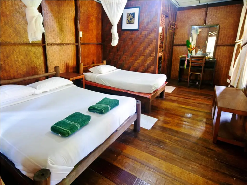 Фаном: Khao Sok Riverside Cottage