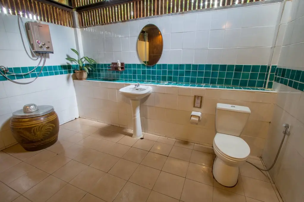 Фаном: Khao Sok Riverside Cottage