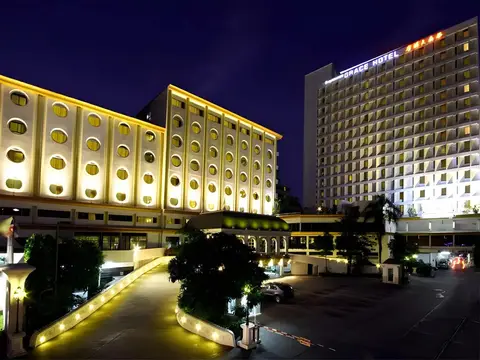 Отель Grace Hotel — фото 1