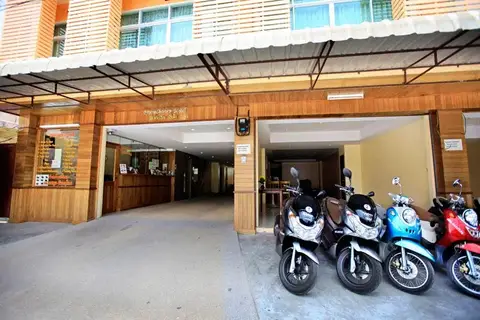 Phrom Charoen Hotel — фото 1