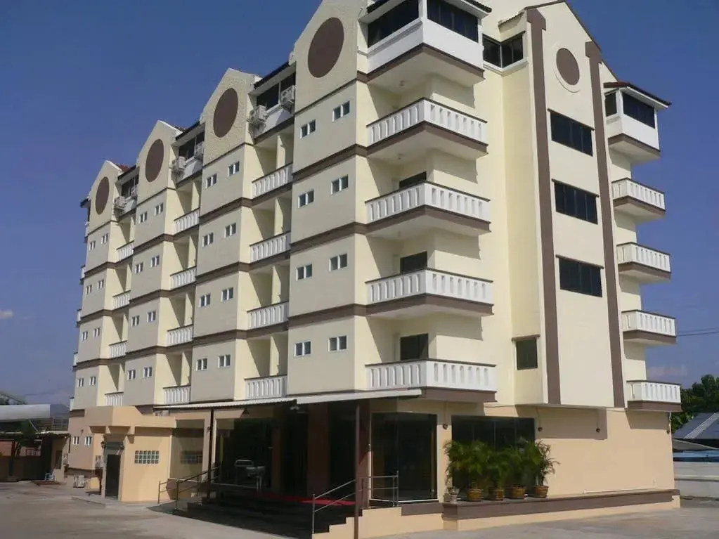 Лампанг: Pangsawan Place Resotel