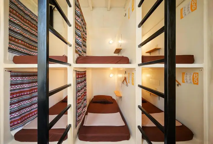 Бангкок: Warm White Hostel