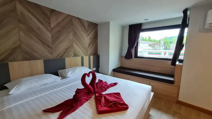 Муанг: Room Actually