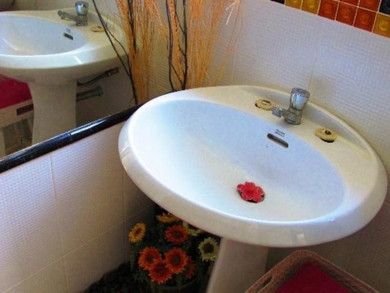 Дамноен Садуак: The Coco Sweet House
