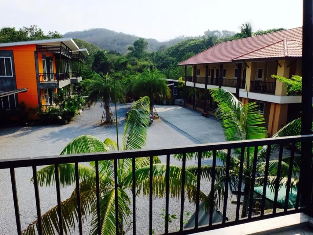 Пак-Чонг: Baan Suan Rim Nam Pakchong Resort