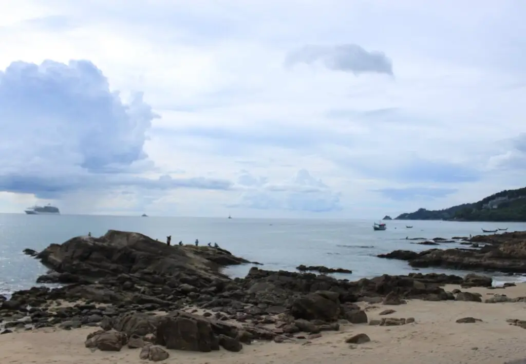 Кату: At We Patong hostel