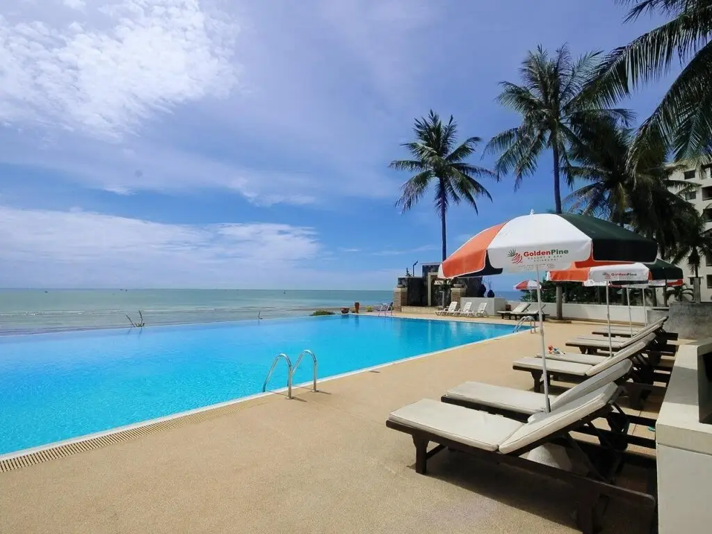 Пранбури : Golden Pine Beach Resort