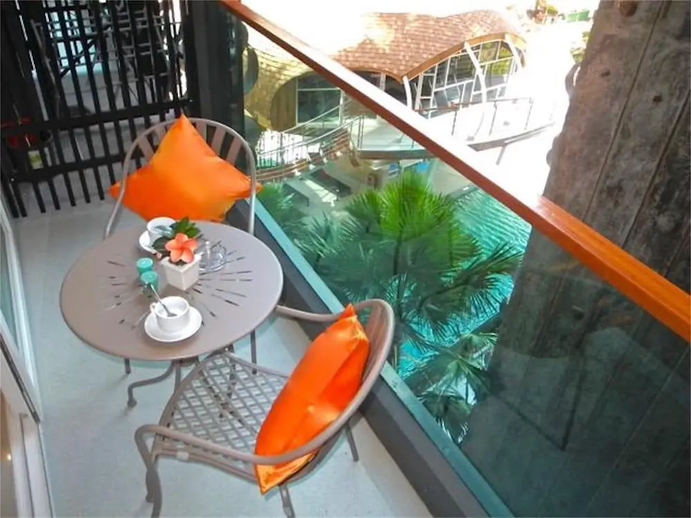 Кату: Emerald Patong New Studio with Balcony