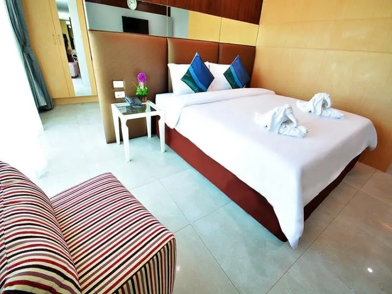 Бангламунг: Golden Dragon Beach Pattaya