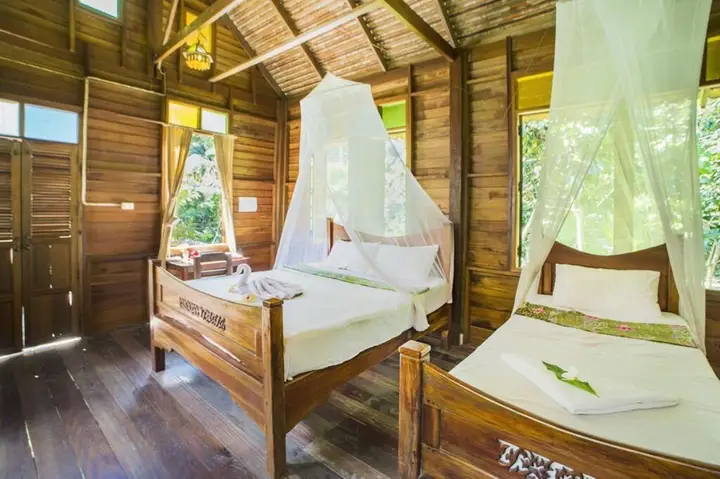 Фаном: Art's Riverview Lodge