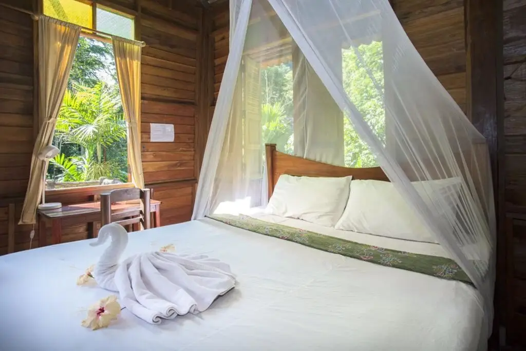 Фаном: Art's Riverview Lodge