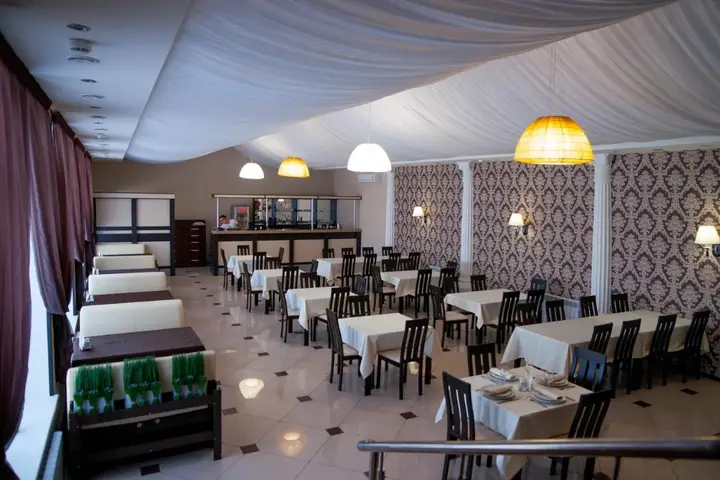 Каменка: Hotel Kuvaka